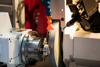 高精(jīng)度數控(kong)磨削汽(qi)車零件(jian)